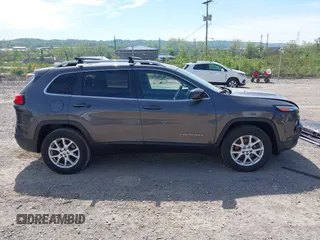 2018 Jeep Cherokee Latitude Plus z VIN 1C4PJMLX5JD603290, wystawiony jako IAAI lot #42237865 z przebiegiem 89 516 mil mil oraz . Historia ofert i sprzedaży dostępna na DreamBid. Obrazek 14.