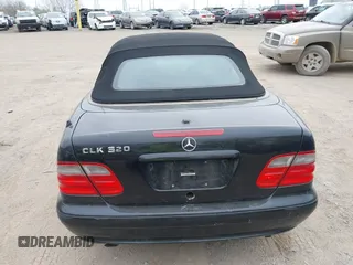 2003 Mercedes-Benz CLK 320 z VIN WDBLK65G63T142595, wystawiony jako IAAI lot #42021112 z przebiegiem 121 898 mil mil oraz . Historia ofert i sprzedaży dostępna na DreamBid. Obrazek 15.