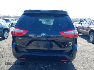 2016 Toyota Sienna XLE with VIN 5TDYK3DC3GS697173, listed as a IAAI auction lot 40899585 with 121,693 mi miles. Bid and sale history available at carsss.com. Image 15.