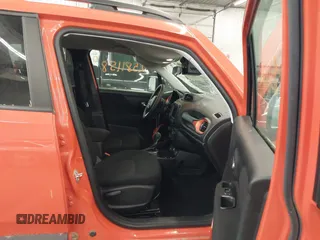 2018 Jeep Renegade Sport z VIN ZACCJBAB0JPH67560, wystawiony jako IAAI lot #42581158 z przebiegiem 68 220 mil mil oraz . Historia ofert i sprzedaży dostępna na DreamBid. Obrazek 5.