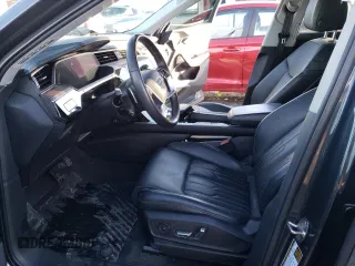 2019 Audi e-tron Prestige z VIN WA1VABGE6KB024661, wystawiony jako Copart lot #73187202 z przebiegiem Nie podano mil oraz . Historia ofert i sprzedaży dostępna na DreamBid. Obrazek 7.