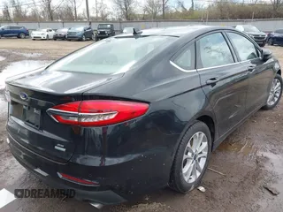 2019 Ford Fusion SE with VIN 3FA6P0HD4KR248841, listed as a IAAI auction lot 41880543 with 87,803 mi miles. Bid and sale history available at carsss.com. Image 4.