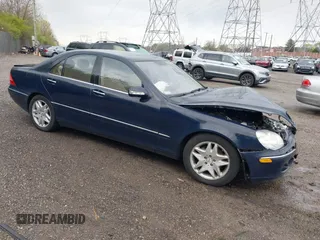 2006 Mercedes-Benz S-Class 3.7L with VIN WDBNF67J36A484169, listed as a IAAI auction lot 42021582 with 138,406 mi miles. Bid and sale history available at carsss.com. Image 1.