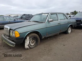 1984 Mercedes-Benz 300 with VIN WDBAB33A1EA006099, listed as a Copart auction lot 72606344 with 336,416 mi miles and Clean Title. Bid and sale history available at carsss.com. Image 1.