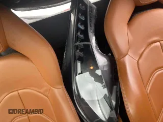 2017 Ferrari 488 z VIN ZFF79ALA4H0220818, wystawiony jako Copart lot #84857004 z przebiegiem 17 208 mil mil oraz Szkody całkowita. Historia ofert i sprzedaży dostępna na DreamBid. Obrazek 6.