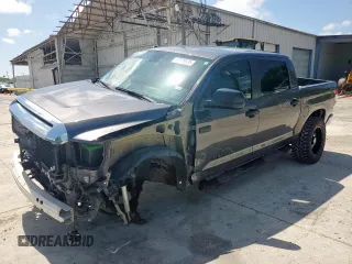 2018 Toyota Tundra SR5 with VIN 5TFDW5F19JX707765, listed as a Copart auction lot 60878635 with 77,610 mi miles and Salvage title. Bid and sale history available at DreamBid. Image 1.