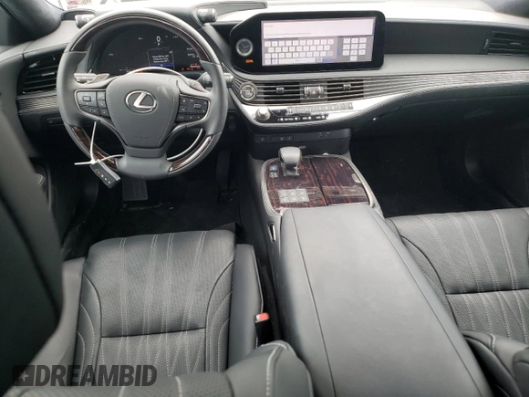 2024 Lexus LS 500 z VIN JTHD51FF8R5020127, wystawiony jako Copart lot #57173835 z przebiegiem 5 020 mil mil oraz Szkoda całkowita • Salvage title. Historia ofert i sprzedaży dostępna na DreamBid. Obrazek 8.