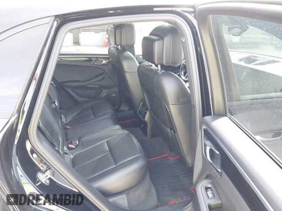 2018 Porsche Macan with VIN WP1AA2A54JLB08529, listed as a IAAI auction lot 42112829 with 90,596 mi miles and . Bid and sale history available at DreamBid. Image 8.