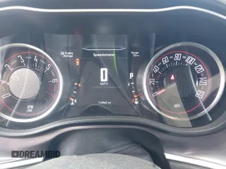 2019 Dodge Challenger SXT z VIN 2C3CDZGG8KH684646, wystawiony jako IAAI lot #41839611 z przebiegiem 113 962 mil mil oraz . Historia ofert i sprzedaży dostępna na DreamBid. Obrazek 7.
