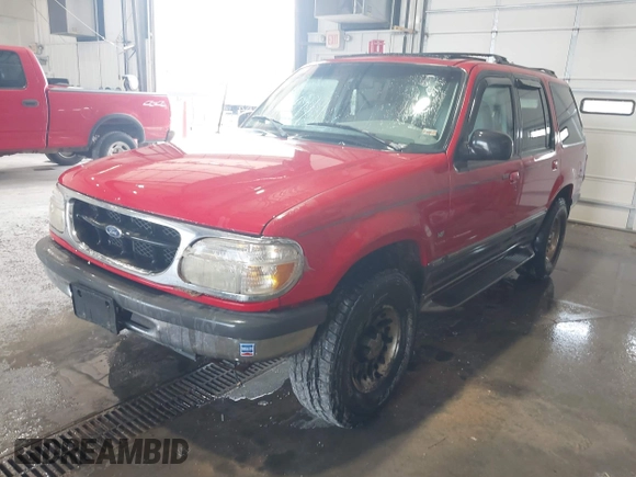 1998 Ford Explorer XLT z VIN 1FMZU35P3WUA50049, wystawiony jako IAAI lot #42239678 z przebiegiem 159 126 mil mil oraz . Historia ofert i sprzedaży dostępna na DreamBid. Obrazek 2.