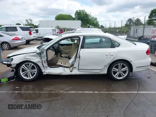 2013 Volkswagen Passat SEL Premium с VIN 1VWCN7A36DC046109, выставлен на аукционе IAAI как лот 42147929 с пробегом 129 591 миль миль и . История ставок и продаж доступна на DreamBid. Изображение 15.