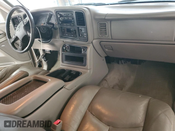 2003 Chevrolet Silverado 1500 with VIN 2GCEK19T531404178, listed as a Copart auction lot 44432345 with 194,784 mi miles and Salvage Title. Bid and sale history available at carsss.com. Image 8.