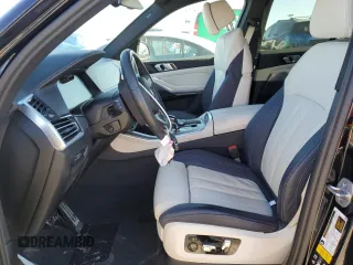 2022 BMW X5 xDrive40i z VIN 5UXCR6C06N9L95952, wystawiony jako Copart lot #42306345 z przebiegiem 20 842 mil mil oraz Szkoda całkowita • Salvage title. Historia ofert i sprzedaży dostępna na DreamBid. Obrazek 7.