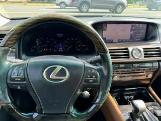 2014 Lexus LS 460 L with VIN JTHDL5EF0E5006716, listed as a Copart auction lot 77359464 with 231,024 mi miles and Clean title. Bid and sale history available at DreamBid. Image 7.