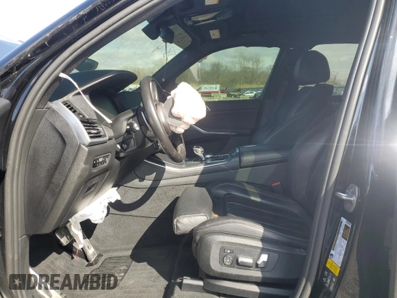 2020 BMW X5 xDrive40i z VIN 5UXCR6C08L9C63999, wystawiony jako Copart lot #51175795 z przebiegiem Nie podano mil oraz Szkoda całkowita • Salvage title. Historia ofert i sprzedaży dostępna na DreamBid. Obrazek 7.