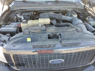 2003 Ford Excursion Limited z VIN 1FMNU43S63EB44315, wystawiony jako Copart lot #83661914 z przebiegiem 265 785 mil mil oraz Czysty tytuł • Clean title. Historia ofert i sprzedaży dostępna na DreamBid. Obrazek 12.