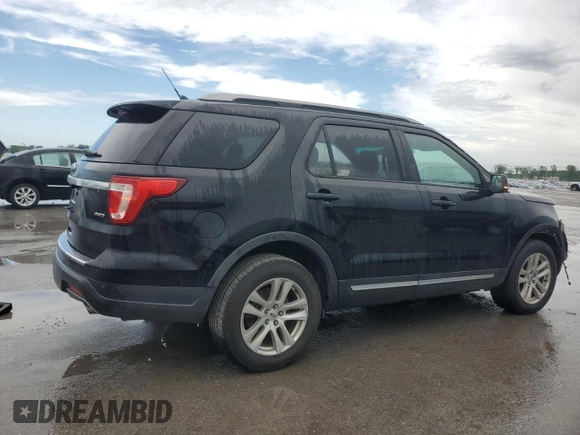 2018 Ford Explorer XLT z VIN 1FM5K8D87JGC55926, wystawiony jako Copart lot #57033875 z przebiegiem 197 354 mil mil oraz Szkoda całkowita • Salvage title. Historia ofert i sprzedaży dostępna na DreamBid. Obrazek 3.