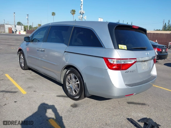 2011 Honda Odyssey EX-L with VIN 5FNRL5H62BB010876, listed as a IAAI auction lot 41981812 with 195,734 mi miles. Bid and sale history available at carsss.com. Image 3.
