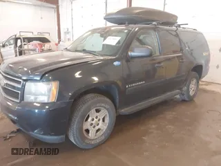 2008 Chevrolet Suburban 3LT z VIN 1GNFK16328J211810, wystawiony jako IAAI lot #42379897 z przebiegiem 191 730 mil mil oraz . Historia ofert i sprzedaży dostępna na DreamBid. Obrazek 2.