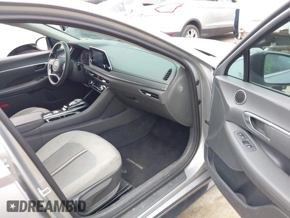 2020 Hyundai Sonata SEL z VIN 5NPEL4JA7LH053779, wystawiony jako IAAI lot #42133140 z przebiegiem 67 705 mil mil oraz . Historia ofert i sprzedaży dostępna na DreamBid. Obrazek 5.