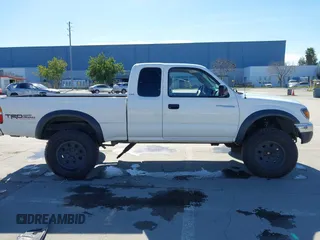 2003 Toyota Tacoma PreRunner with VIN 5TESN92N33Z185270, listed as a IAAI auction lot 41653969 with 357,016 mi miles. Bid and sale history available at carsss.com. Image 14.