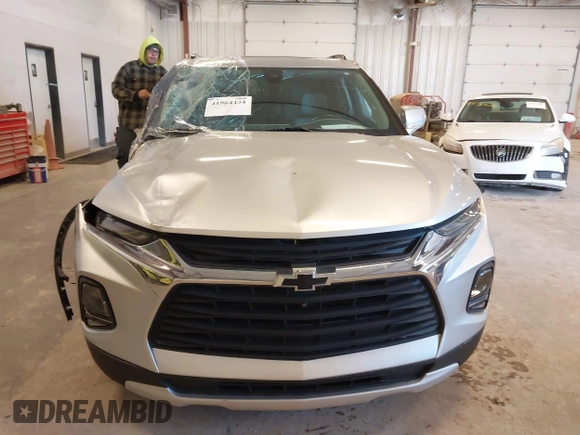 2019 Chevrolet Blazer z VIN 3GNKBHRS0KS667854, wystawiony jako IAAI lot #41964444 z przebiegiem 55 041 mil mil oraz . Historia ofert i sprzedaży dostępna na DreamBid. Obrazek 12.