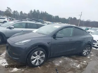 2024 Tesla Model Y Long Range with VIN 7SAYGDEE3RA239499, listed as a IAAI auction lot 41632887 with Not Provided miles. Bid and sale history available at carsss.com. Image 6.