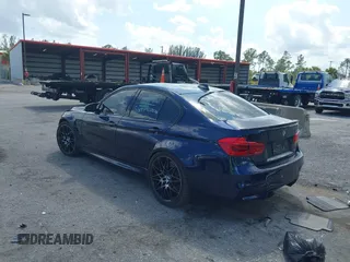 2018 BMW M3 z VIN WBS8M9C57J5K98465, wystawiony jako IAAI lot #41918104 z przebiegiem 44 100 mil mil oraz . Historia ofert i sprzedaży dostępna na DreamBid. Obrazek 3.