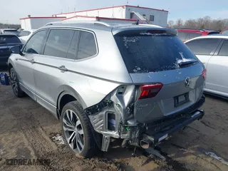 2019 Volkswagen Tiguan SEL Premium with VIN 3VV4B7AX3KM175019, listed as a IAAI auction lot 41374333 with 95,722 mi miles. Bid and sale history available at carsss.com. Image 3.