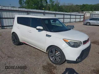 2014 Kia Soul + with VIN KNDJP3A55E7033523, listed as a IAAI auction lot 41964821 with 140,967 mi miles. Bid and sale history available at carsss.com. Image 1.