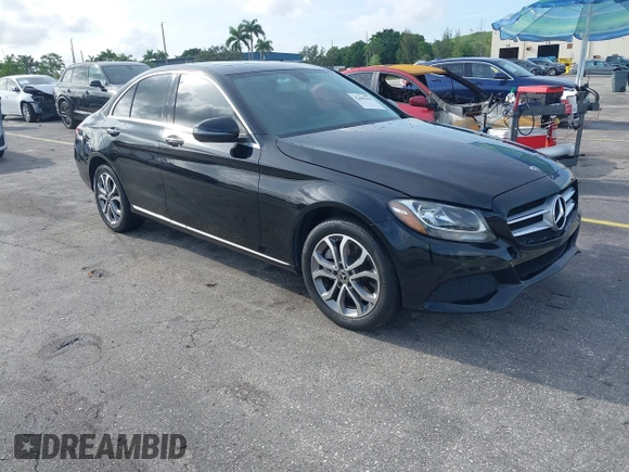 2018 Mercedes-Benz C 300 z VIN 55SWF4KB8JU251817, wystawiony jako IAAI lot #42482900 z przebiegiem 76 248 mil mil oraz . Historia ofert i sprzedaży dostępna na DreamBid. Obrazek 1.