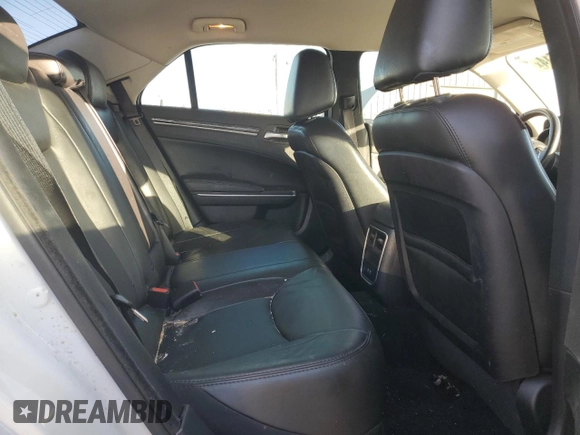 2019 Chrysler 300 Touring with VIN 2C3CCAAG4KH755497, listed as a Copart auction lot 85038514 with 82,453 mi miles and Salvage Title. Bid and sale history available at carsss.com. Image 10.