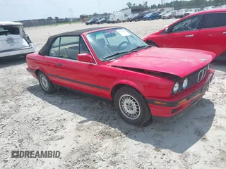1992 BMW 3 Series z VIN WBABA7312NEJ13815, wystawiony jako IAAI lot #42310315 z przebiegiem 127 385 mil mil oraz . Historia ofert i sprzedaży dostępna na DreamBid. Obrazek 1.