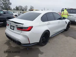 2022 BMW M3 Competition z VIN WBS33AY09NFL79043, wystawiony jako IAAI lot #42180934 z przebiegiem 31 837 mil mil oraz . Historia ofert i sprzedaży dostępna na DreamBid. Obrazek 4.