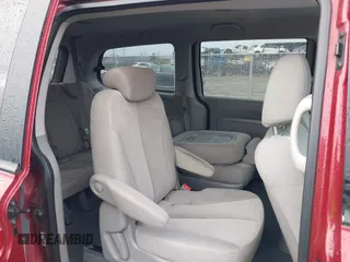 2009 Kia Sedona LX with VIN KNDMB233196282656, listed as a IAAI auction lot 41737300 with 95,971 mi miles. Bid and sale history available at carsss.com. Image 8.