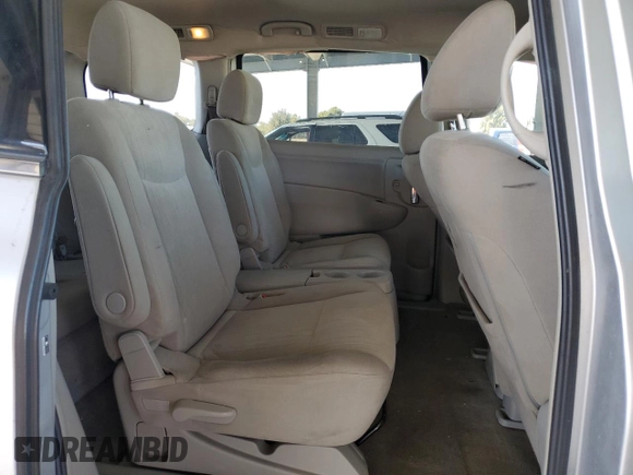 2016 Nissan Quest SV z VIN JN8AE2KP9G9153157, wystawiony jako Copart lot #52781125 z przebiegiem 131 276 mil mil oraz Szkoda całkowita • Salvage title. Historia ofert i sprzedaży dostępna na DreamBid. Obrazek 11.