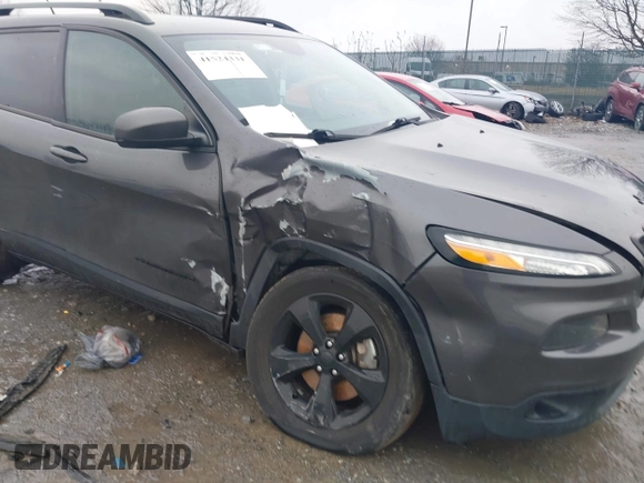 2018 Jeep Cherokee Latitude with VIN 1C4PJMCX4JD517792, listed as a IAAI auction lot 41524331 with Not provided miles and . Bid and sale history available at DreamBid. Image 6.