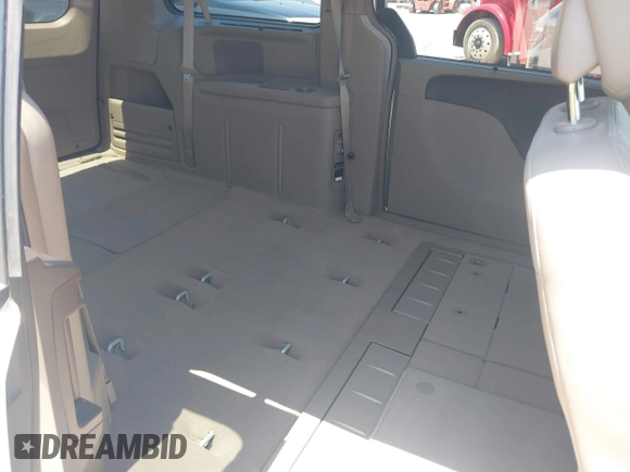 2014 Chrysler Town & Country Touring with VIN 2C4RC1BG3ER418600, listed as a IAAI auction lot 42132277 with 72,406 mi miles and . Bid and sale history available at DreamBid. Image 8.