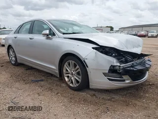 2016 Lincoln MKZ with VIN 3LN6L2G90GR631161, listed as a IAAI auction lot 42063610 with 63,336 mi miles. Bid and sale history available at carsss.com. Image 1.