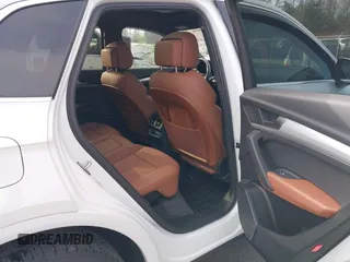 2024 Audi Q5 S line Premium z VIN WA1GAAFY0R2070950, wystawiony jako IAAI lot #41118186 z przebiegiem 3248 mil mil oraz . Historia ofert i sprzedaży dostępna na DreamBid. Obrazek 8.
