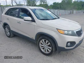 2011 Kia Sorento EX with VIN 5XYKUDA20BG031931, listed as a IAAI auction lot 42234673 with 171,221 mi miles and . Bid and sale history available at DreamBid. Image 1.
