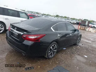2018 Nissan Altima 2.5 SR with VIN 1N4AL3AP1JC131386, listed as a IAAI auction lot 41895828 with 58,912 mi miles. Bid and sale history available at carsss.com. Image 4.