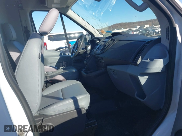 2019 Ford Transit z VIN 1FTYR2XM0KKB31496, wystawiony jako IAAI lot #41060049 z przebiegiem 60 004 mil mil oraz . Historia ofert i sprzedaży dostępna na DreamBid. Obrazek 5.