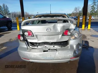 2008 Mazda 6 i Sport VE with VIN 1YVHP80C285M48093, listed as a IAAI auction lot 41881272 with 184,410 mi miles. Bid and sale history available at carsss.com. Image 6.