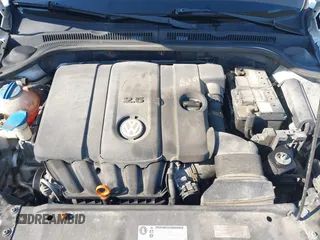2013 Volkswagen Jetta Sedan SE with VIN 3VWDP7AJ7DM428578, listed as a IAAI auction lot 42068090 with 198,154 mi miles. Bid and sale history available at carsss.com. Image 10.