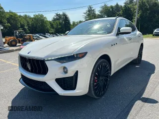 2021 Maserati Levante S with VIN ZN661YUS4MX377542, listed as a Copart auction lot 61040794 with 48,327 mi miles and Clean Title. Bid and sale history available at carsss.com. Image 1.