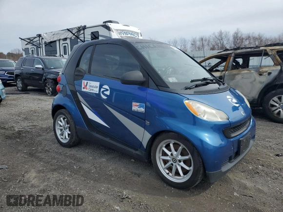 2008 Smart fortwo Pure z VIN WMEEJ31X38K136723, wystawiony jako Copart lot #49301765 z przebiegiem 63 431 mil mil oraz Czysty tytuł • Clean title. Historia ofert i sprzedaży dostępna na DreamBid. Obrazek 4.