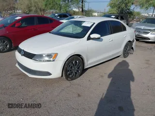 2011 Volkswagen Jetta SE с VIN 3VWDZ7AJ7BM386016, выставлен на аукционе IAAI как лот 42709416 с пробегом 156 890 миль миль и . История ставок и продаж доступна на DreamBid. Изображение 17.