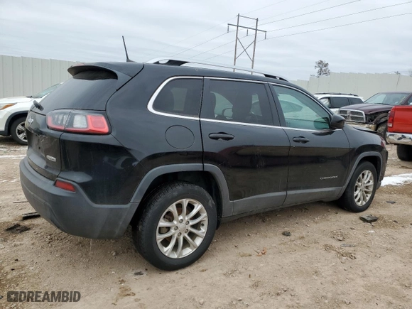 2019 Jeep Cherokee Latitude with VIN 1C4PJLCBXKD428521, listed as a Copart auction lot 46056055 with 139,937 mi miles and Salvage Title. Bid and sale history available at carsss.com. Image 3.