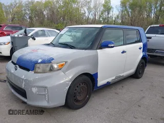 2013 Scion xB with VIN JTLZE4FE0DJ034785, listed as a IAAI auction lot 41982429 with 190,205 mi miles. Bid and sale history available at carsss.com. Image 2.